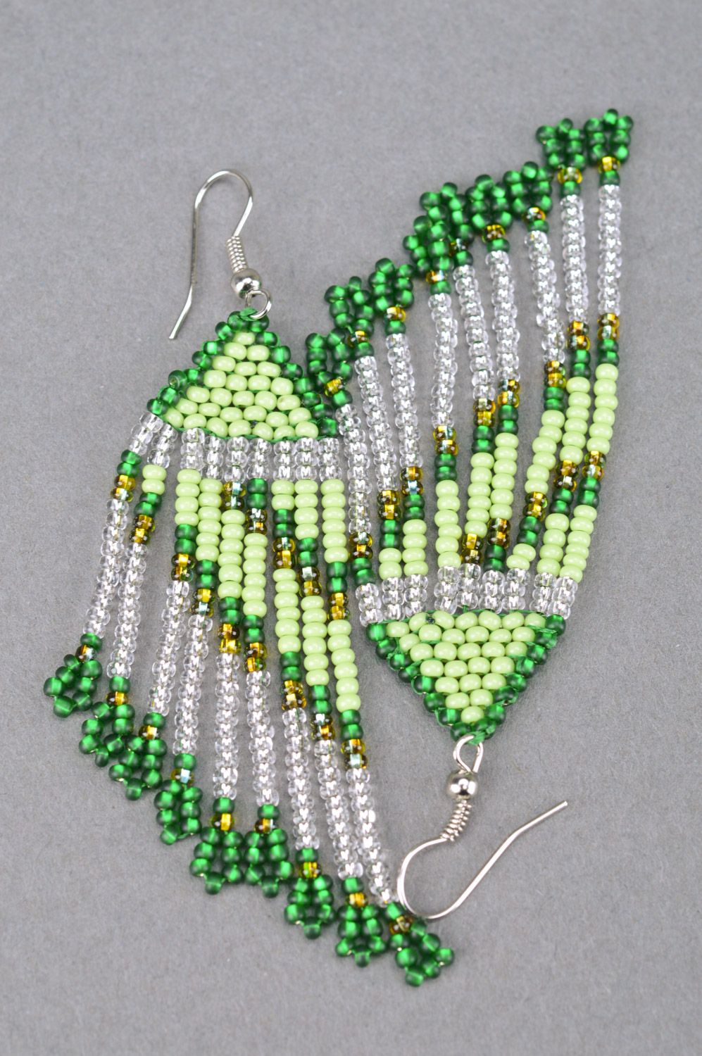 Originelle grüne lange handgemachte Ohrringe im Oststil für Frauen foto 5