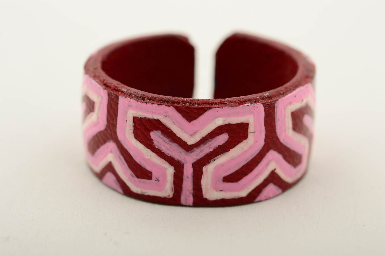 Кольцо ручной работы оригинальное кольцо красное с росписью кожаный аксессуар фото 3