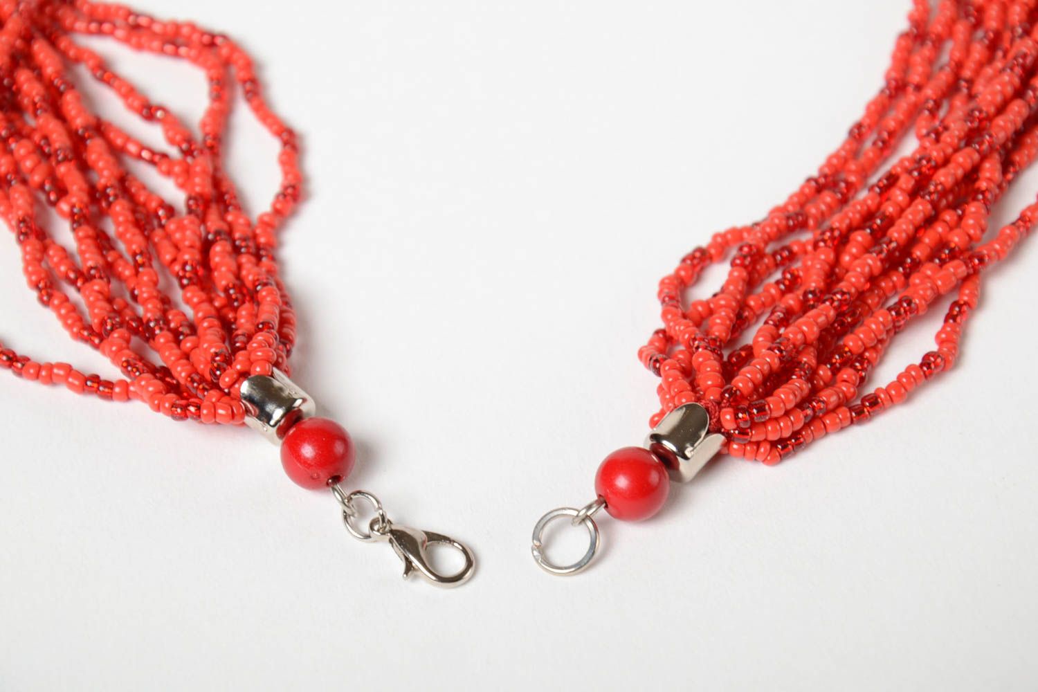 Collier multirang en perles de rocaille tchèques fait main rouge long design photo 4
