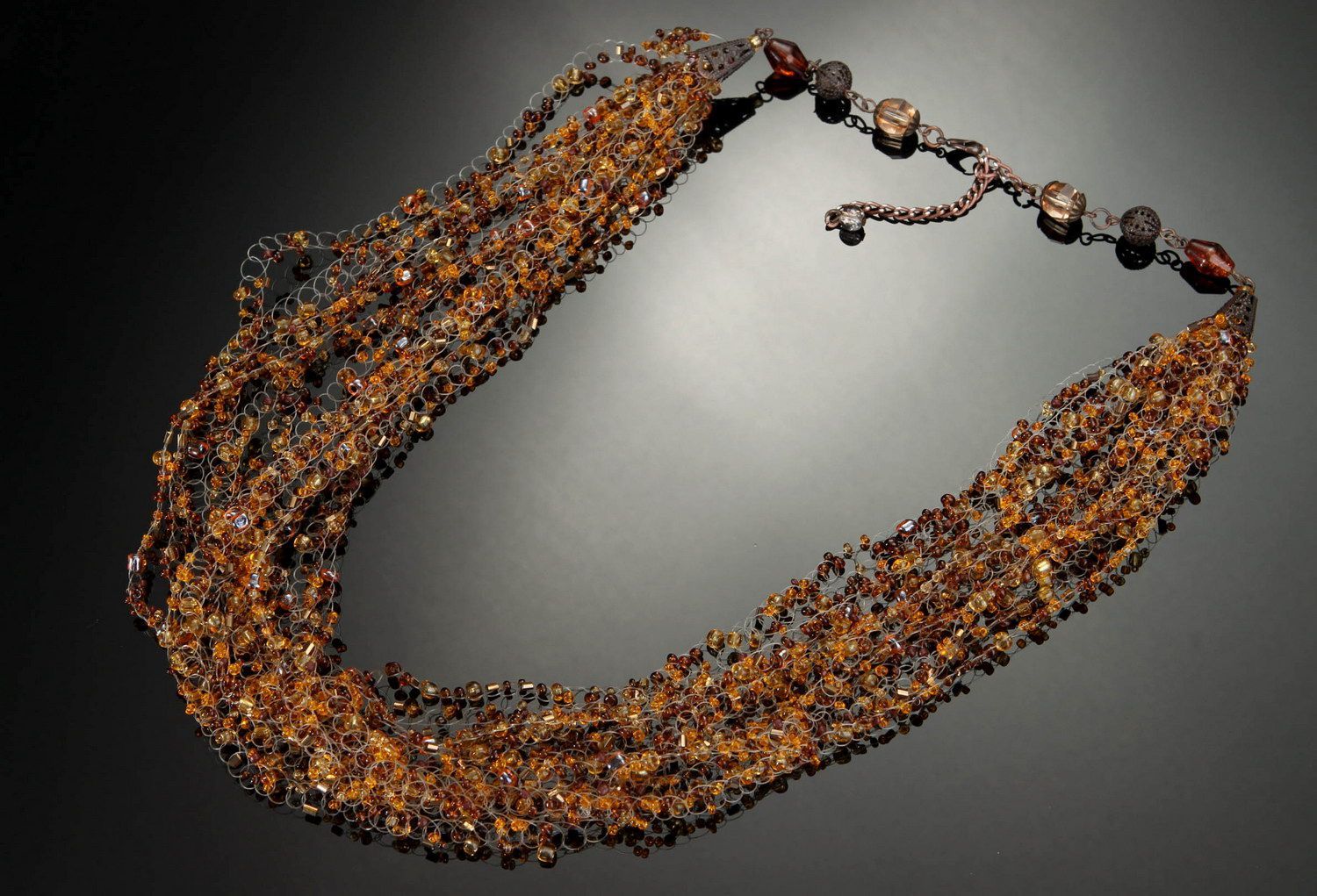 Multi-row necklace made of beads photo 1