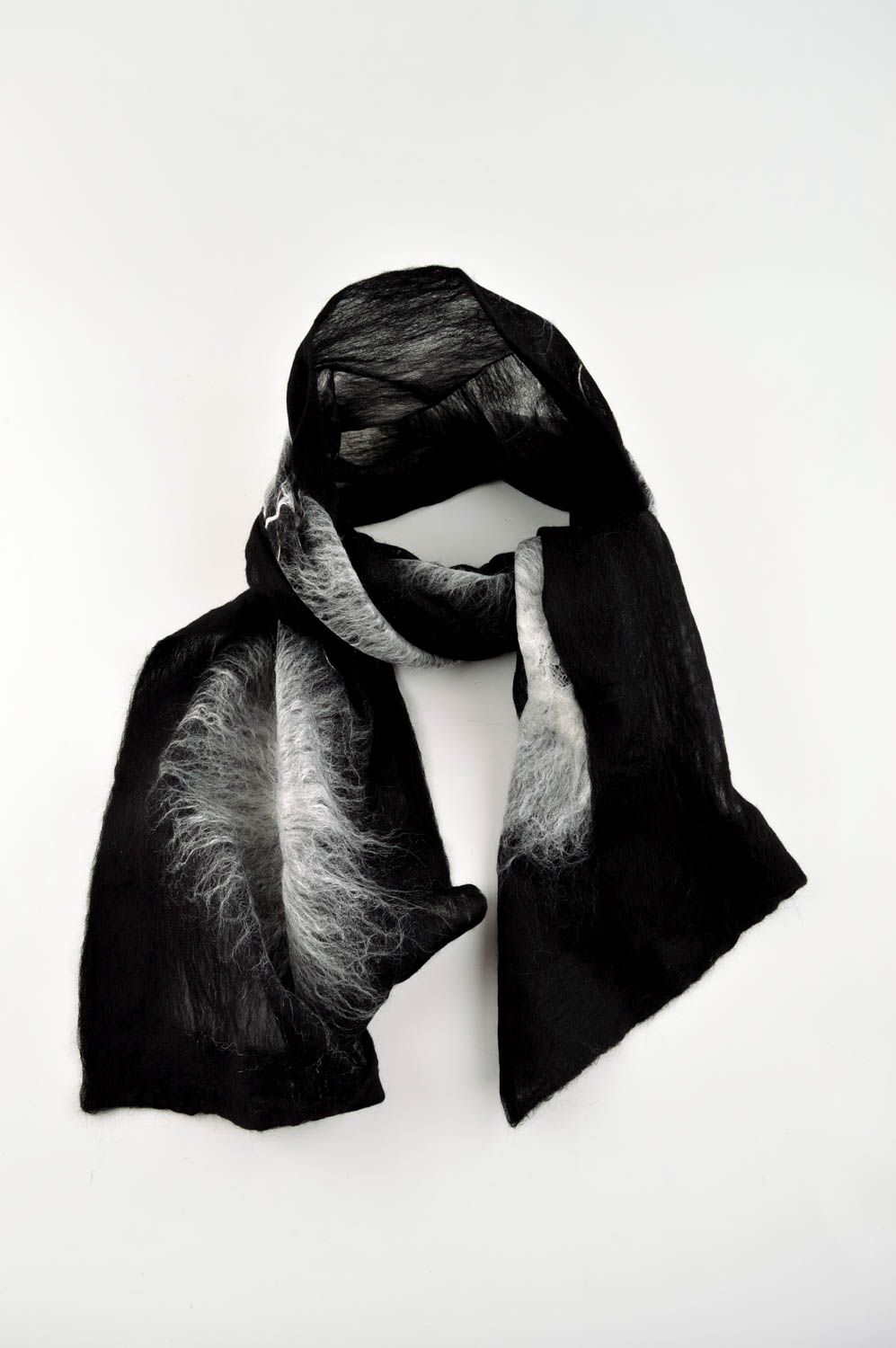 Écharpe noire faite main Châle femme laine tissus design original Idée cadeau photo 4