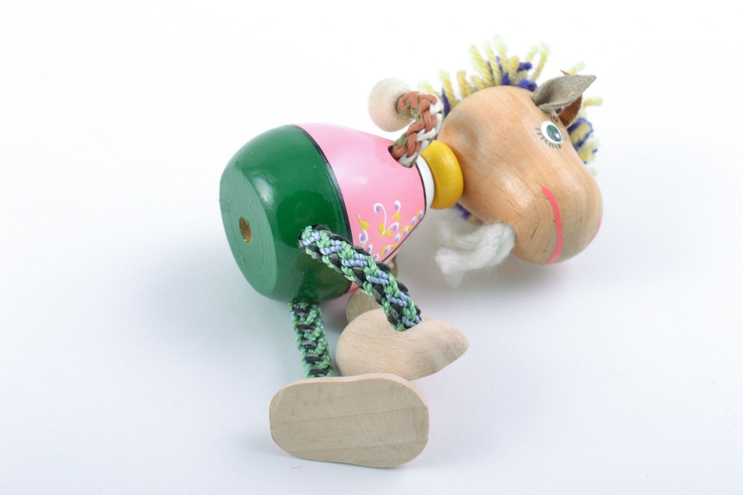 Petit jouet artisanal en bois fait main bouc peint écologique pour enfant photo 5