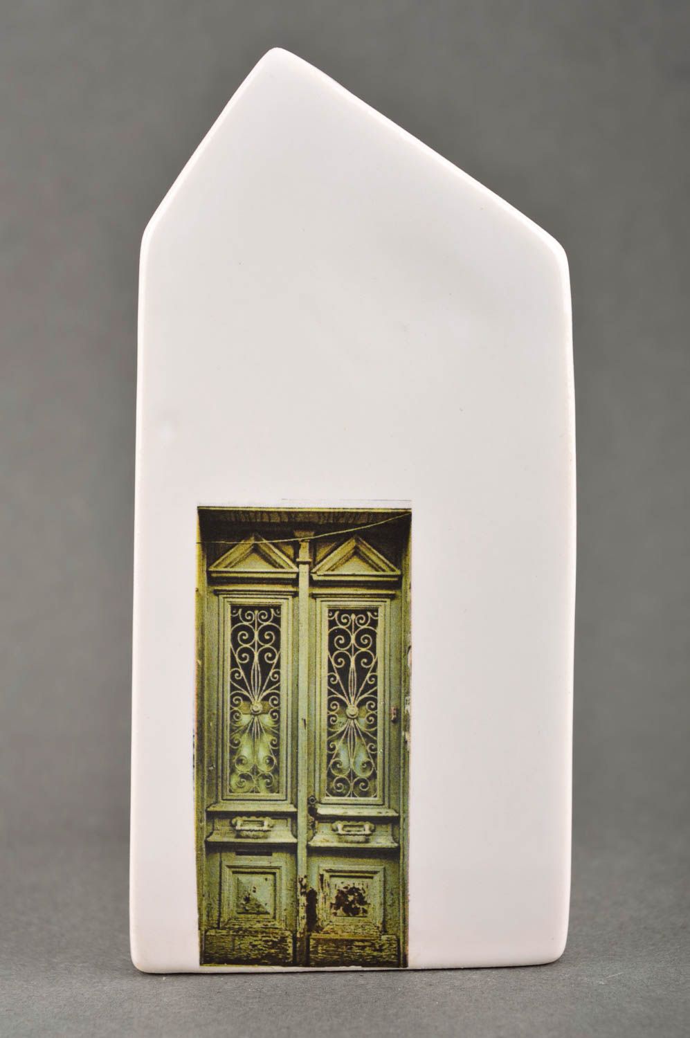 Figura de porcelana hecha a mano casita artesanal elemento decorativo del hogar foto 1