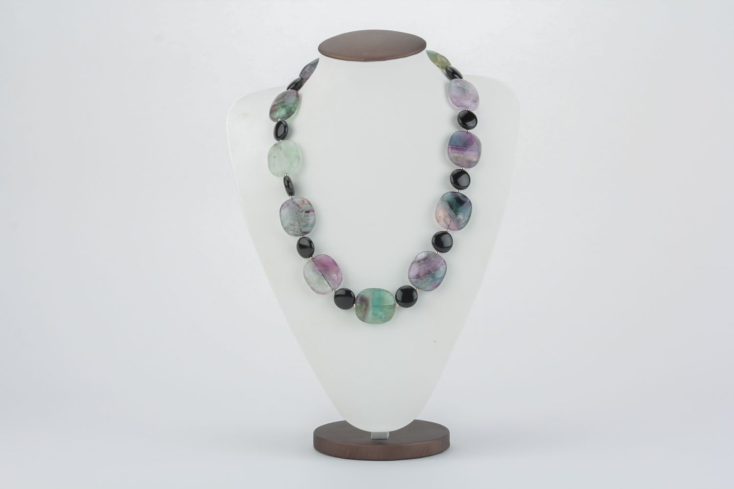Necklace made of natural stones photo 3