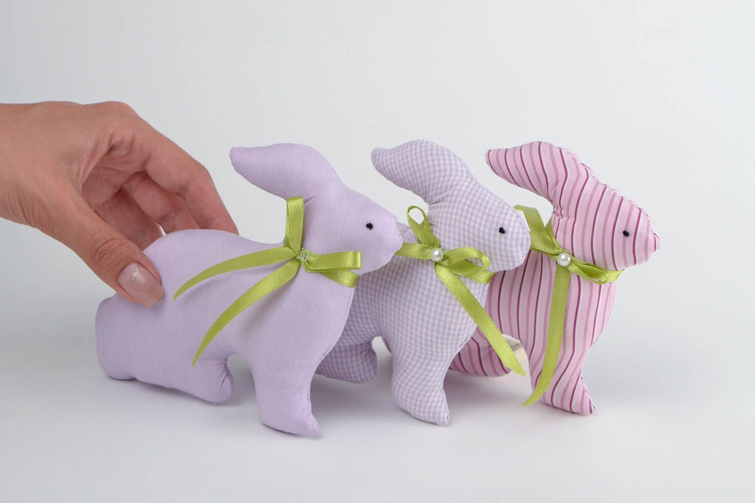 Jouets lapins en coton Peluches faites main 3 pièces avec noeuds Déco maison photo 2