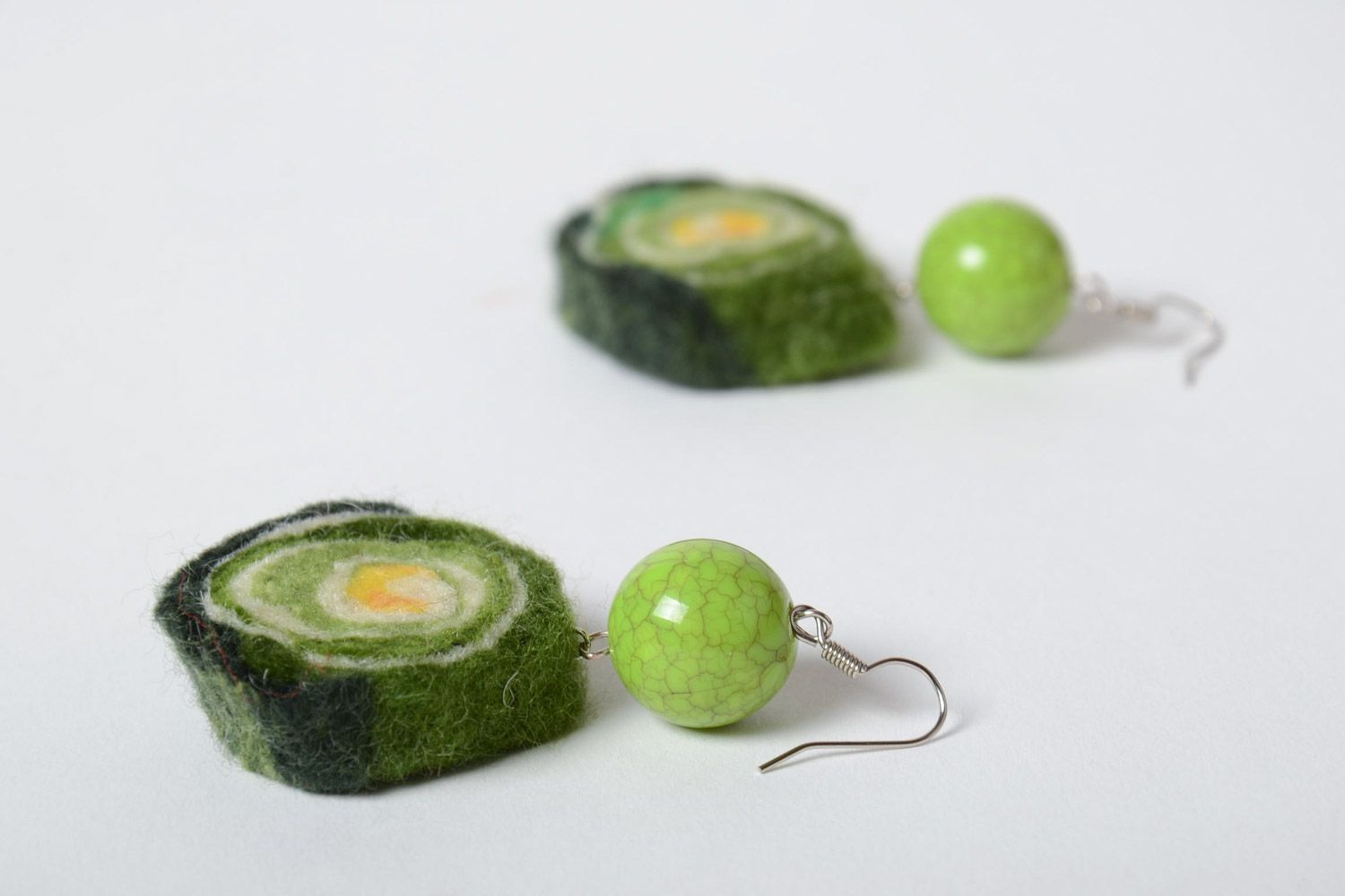 Handmade volume earrings made of wool using felting technique with green beads photo 2