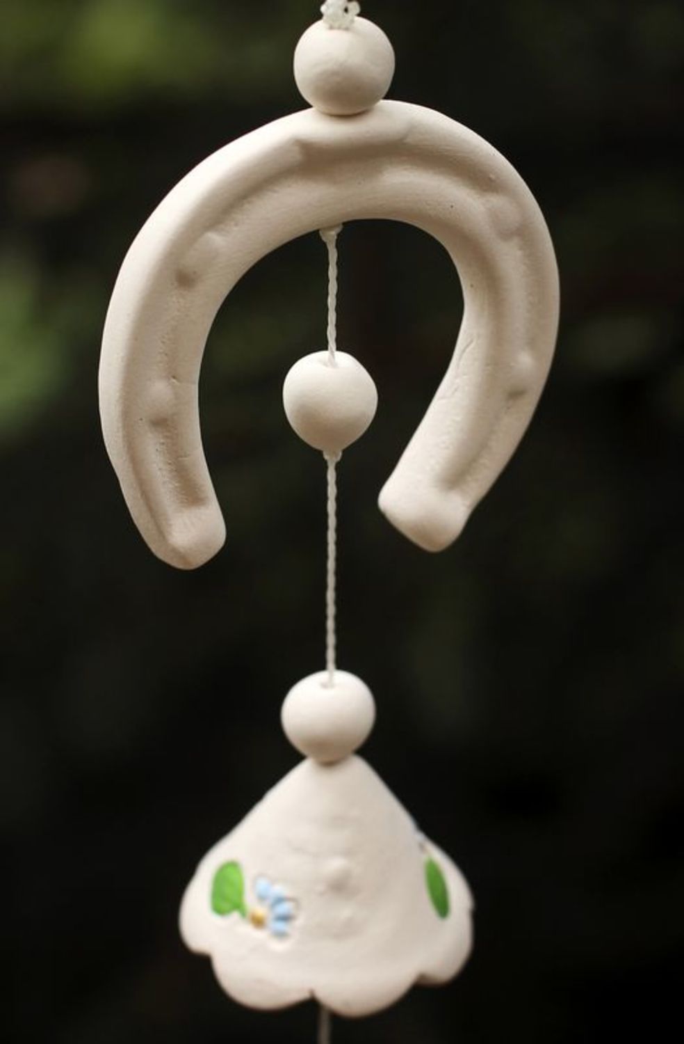 Suspension décorative Clochette en argile blanche faite main photo 2