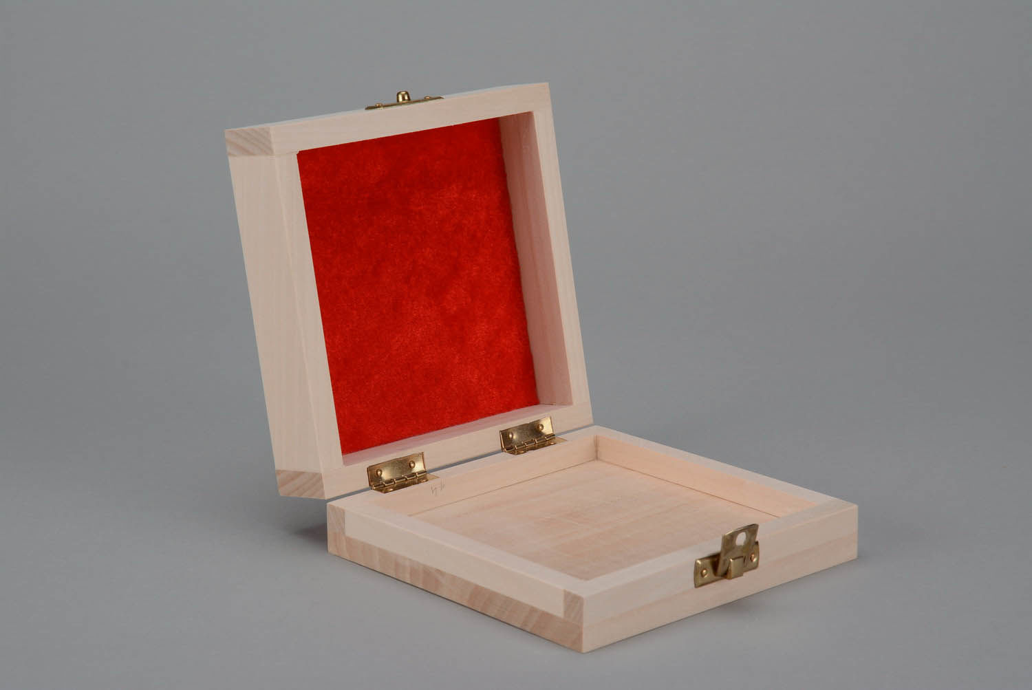 Boîte à décorer réalisée à la main de bois photo 4