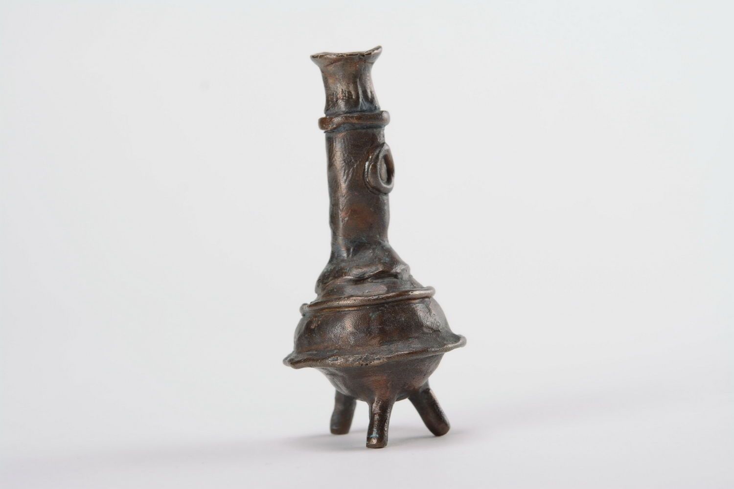 Figurine de cruche en bronze photo 2
