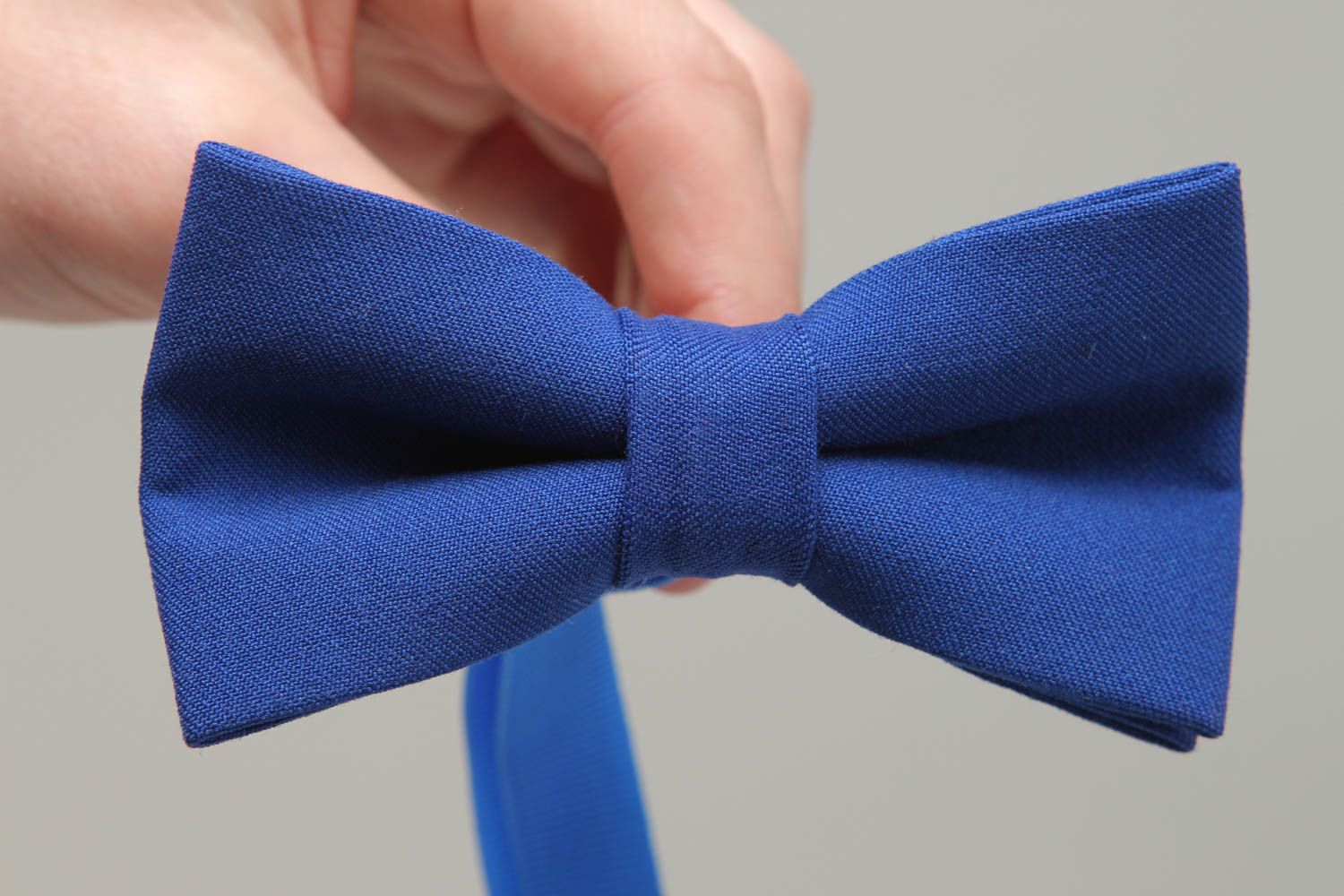 Темно-синий галстук бабочка из ткани фото 4