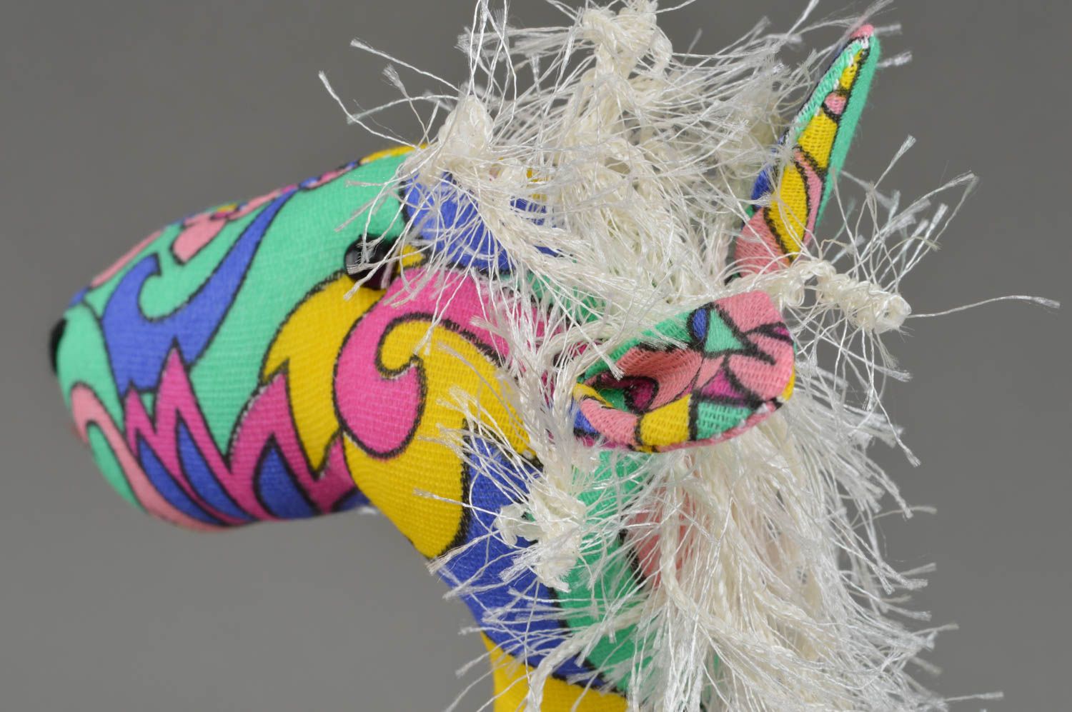 Тканевая игрушка в виде лошадка разноцветная яркая пестрая смешная ручной работы фото 5