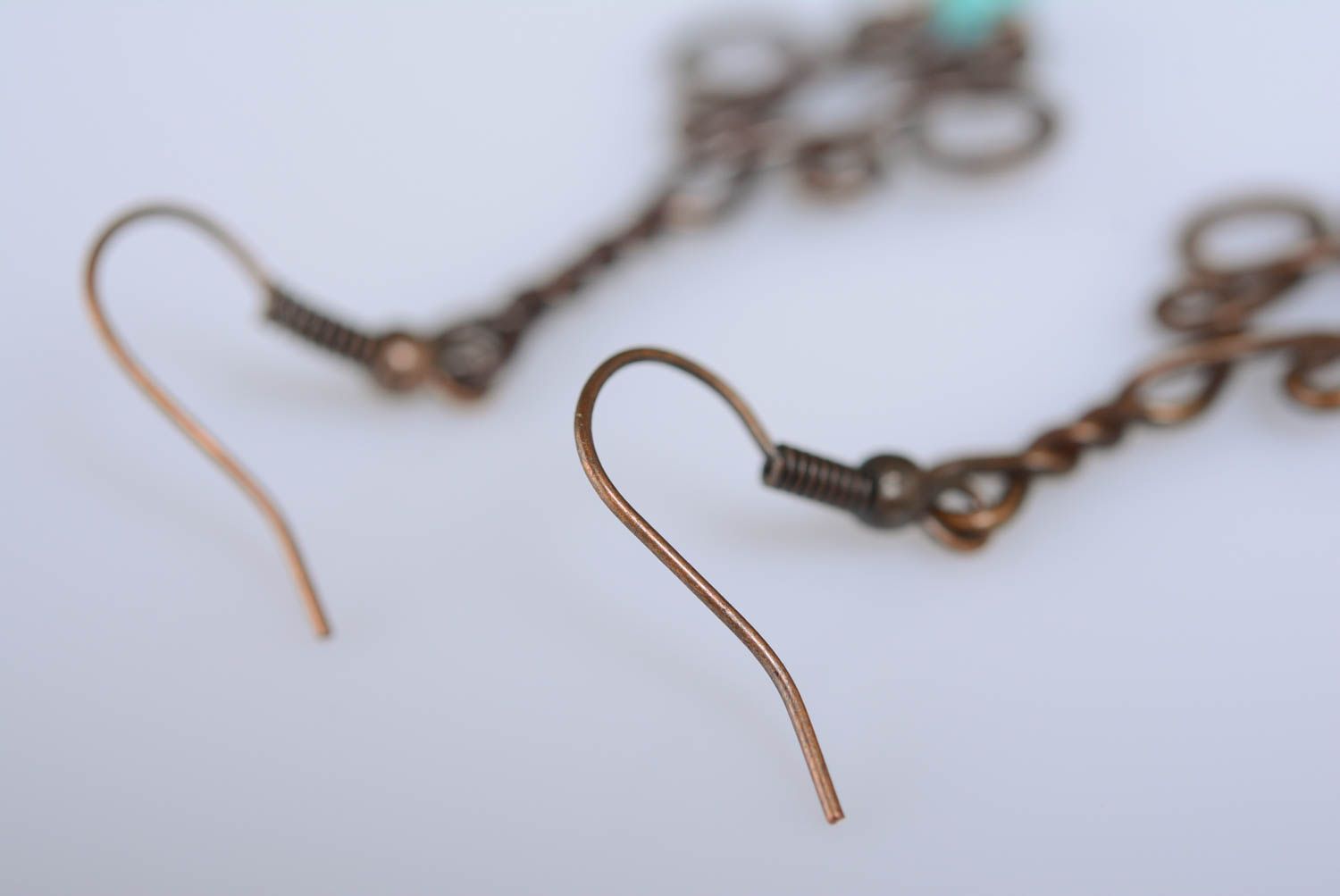 Handgemachte schöne große Ohrringe aus Kupfer mit künstlichem Türkis Wire Wrap  foto 5
