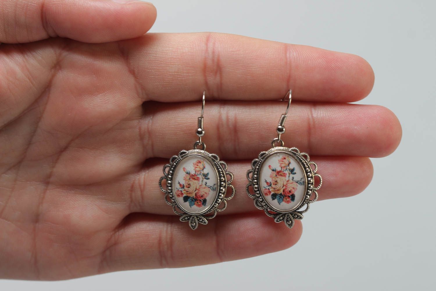 Stylish beautiful handmade glass glaze oval earrings with metal lace basis photo 5
