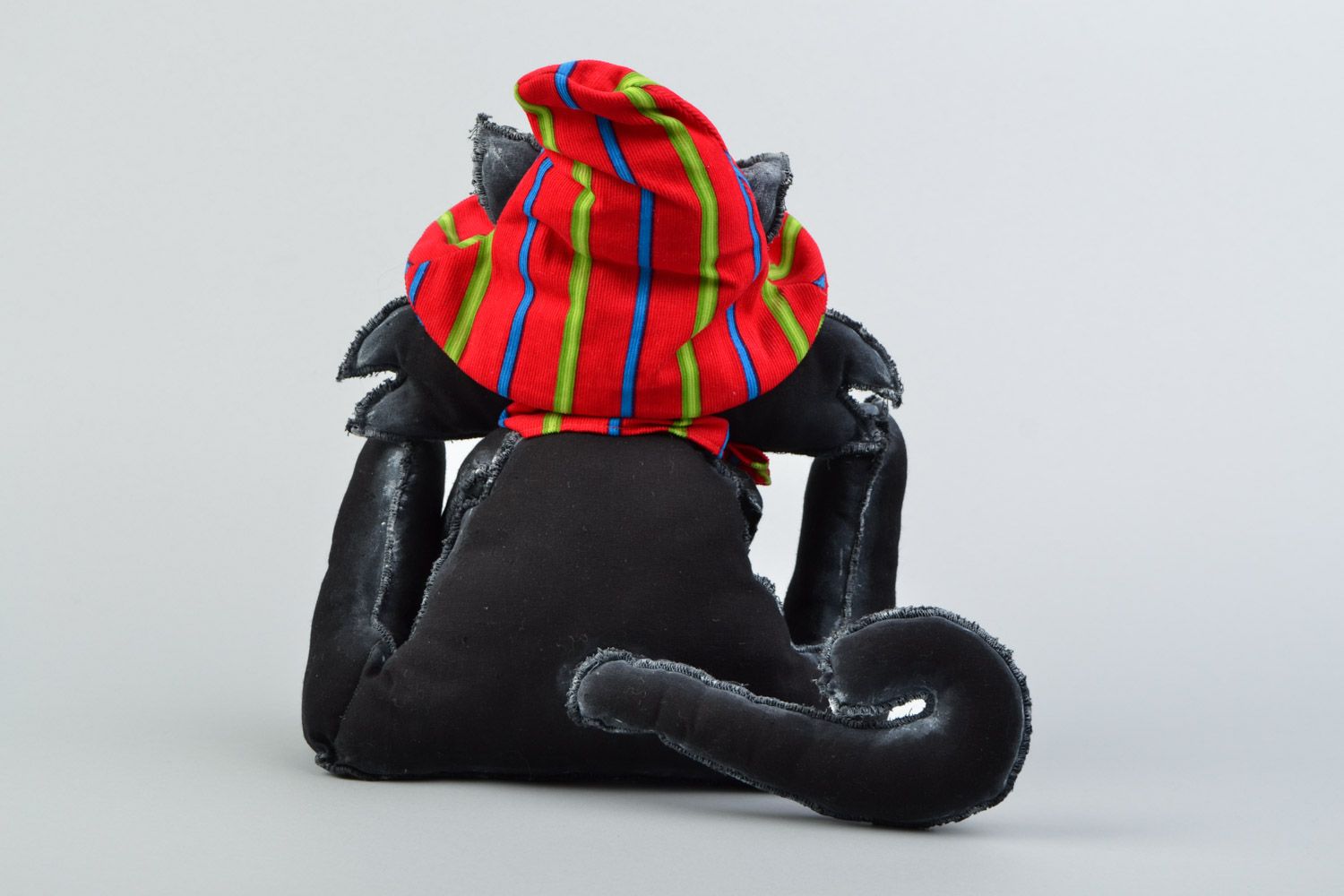 Peluche chat noir avec bonnet faite main de créateur décorative cadeau enfant photo 5