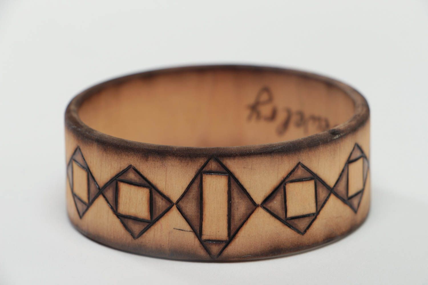 Bracelet en bois femme Bijou fait main motifs pyrogravés Cadeau pour femme photo 1