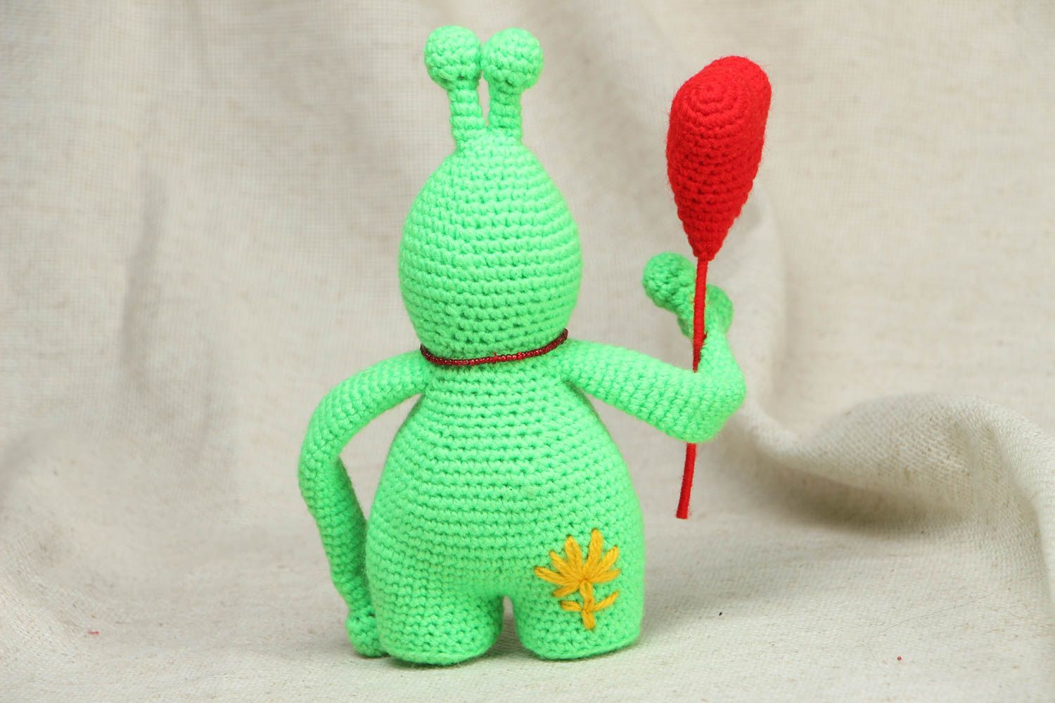 Мягкая игрушка вязаная Инопланетянин фото 3