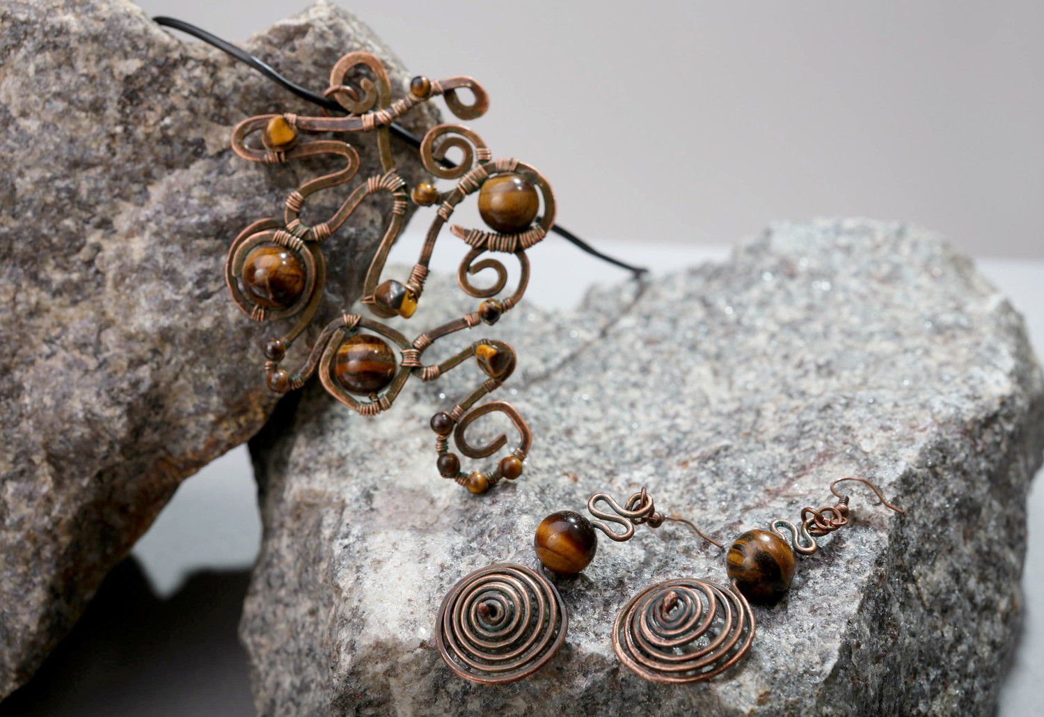 Copper set with tiger's eye Minotaur's labyrinth earrings + pendant photo 3