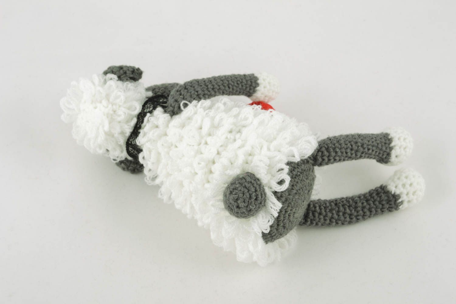 Doudou tricoté au crochet original fait main joli Brebis blanche avec rose photo 2