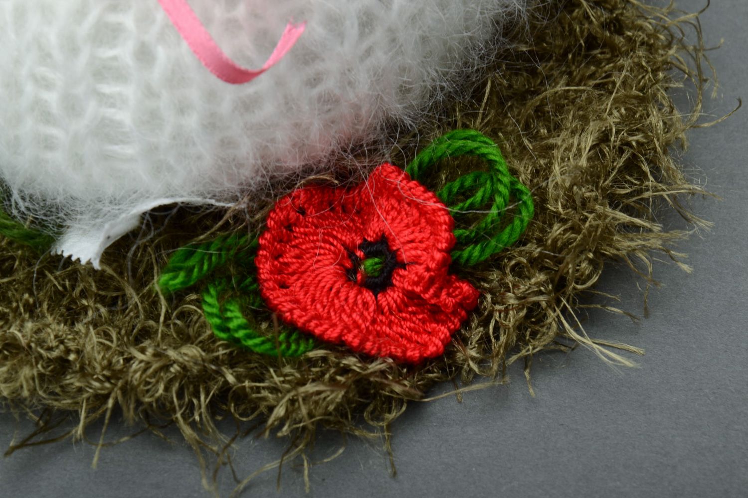 Jouet lapin tricoté au crochet laine angora mohair fait main cadeau de Pâques photo 4