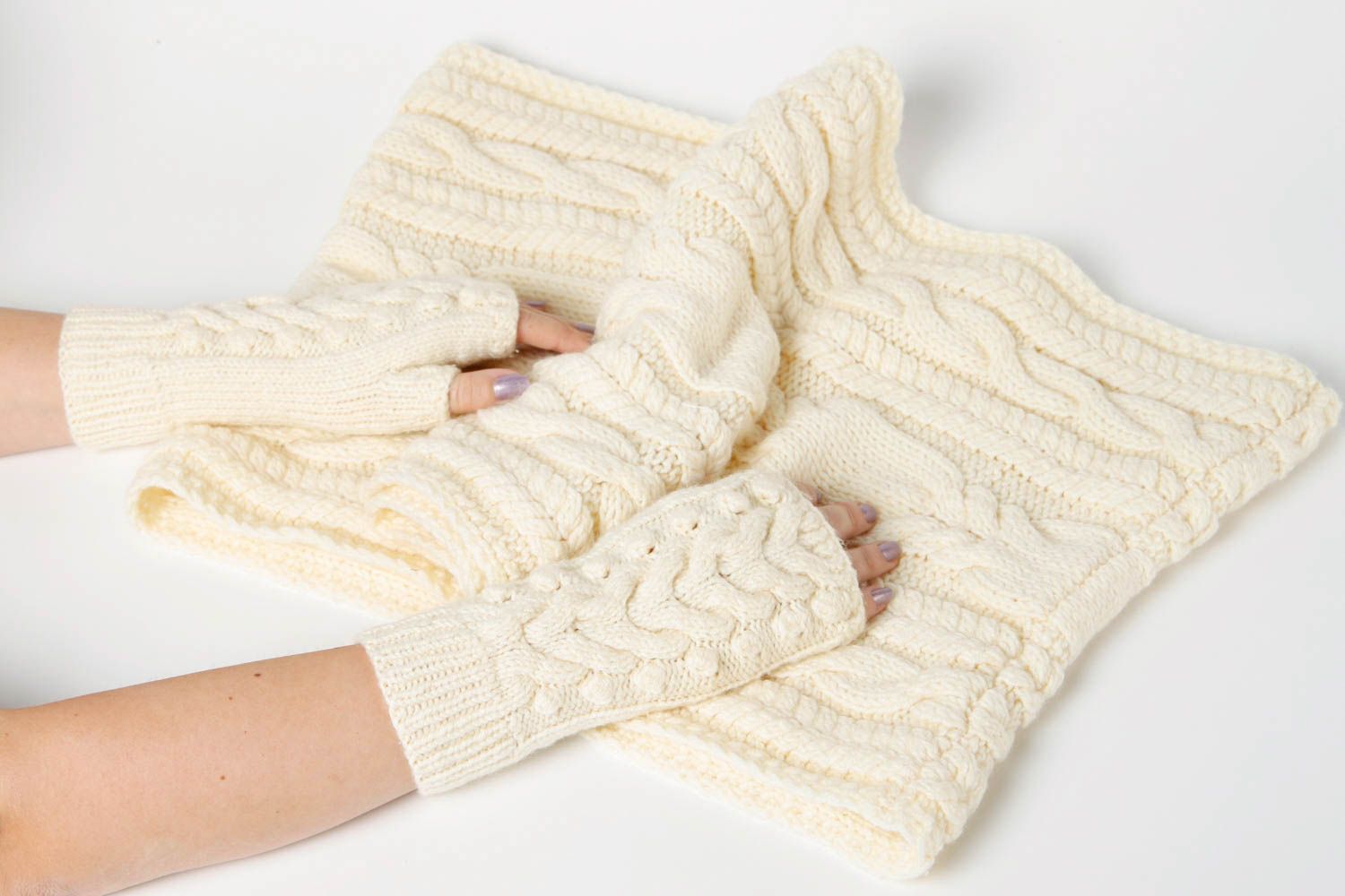 Bufanda snood artesanal accesorios para mujeres guantes sin dedos blancos foto 7