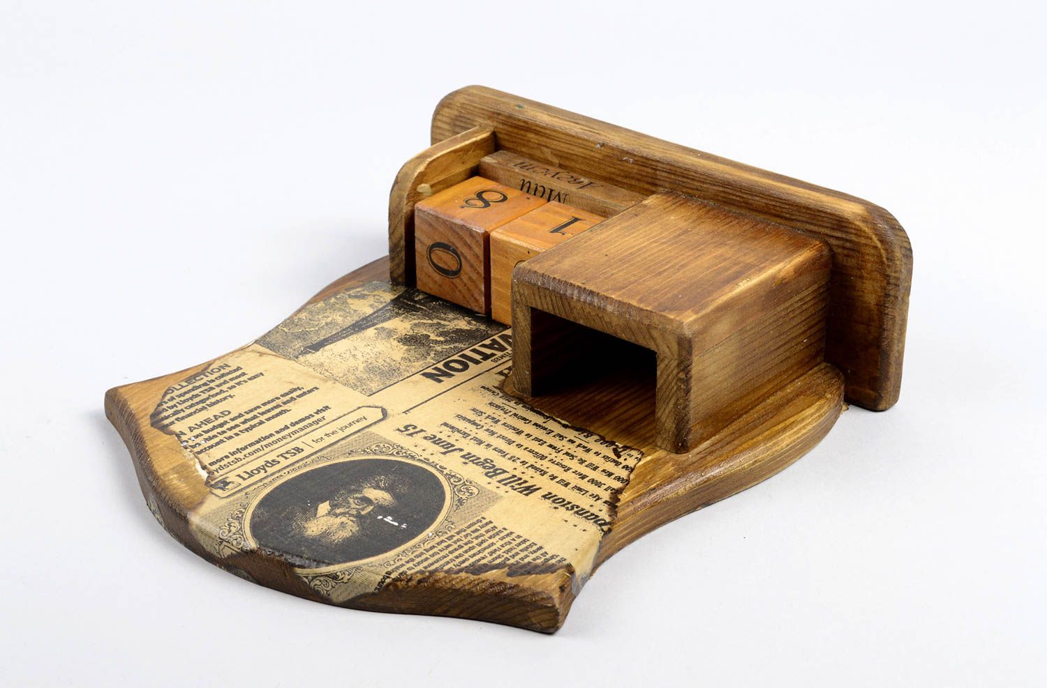 Supporto calendario fatto a mano in legno portaoggetti da tavolo decoupage
 foto 4