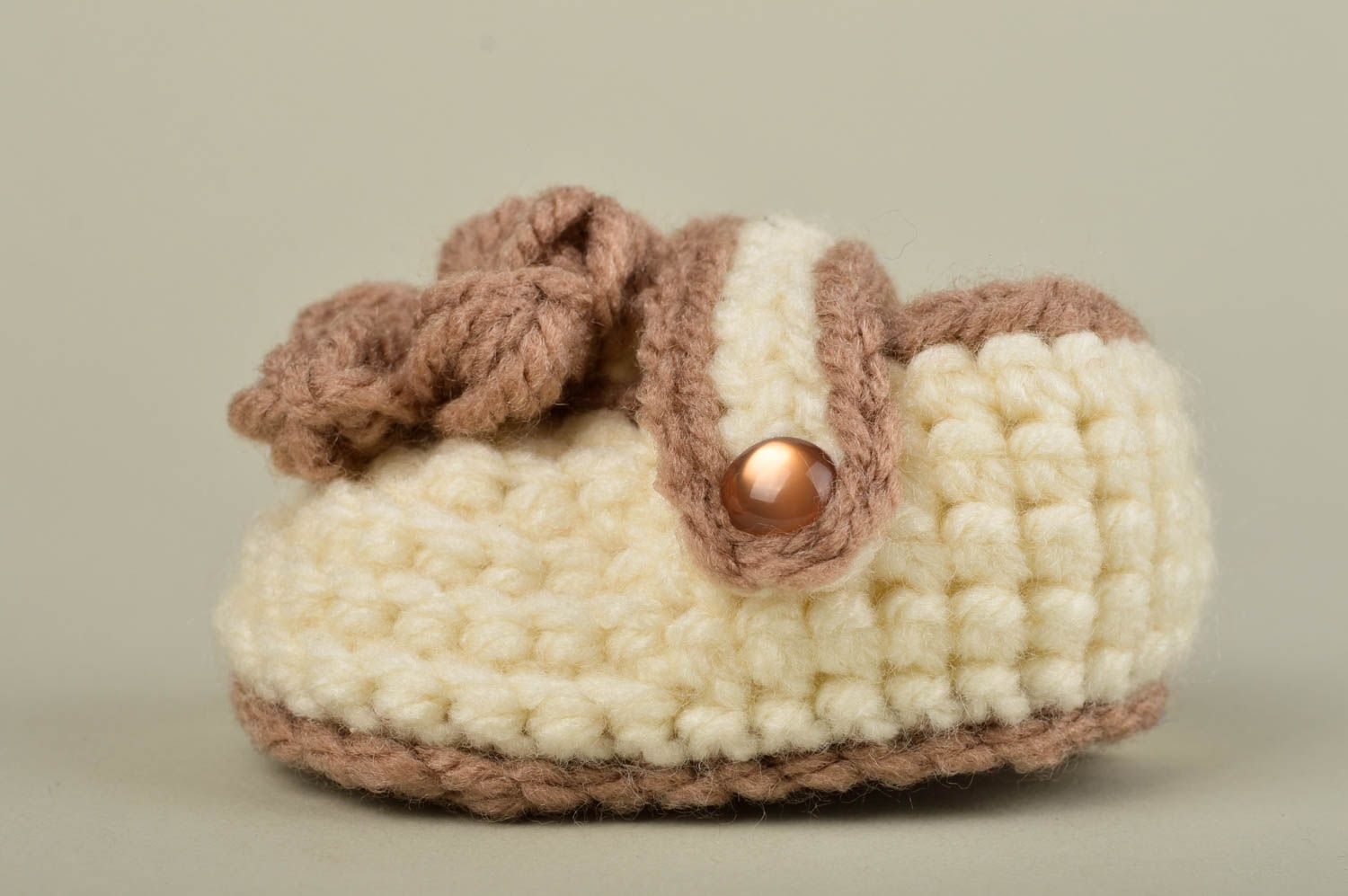 Пинетки крючком ручной работы пинетки для новорожденных бежевые вязаные носки фото 3