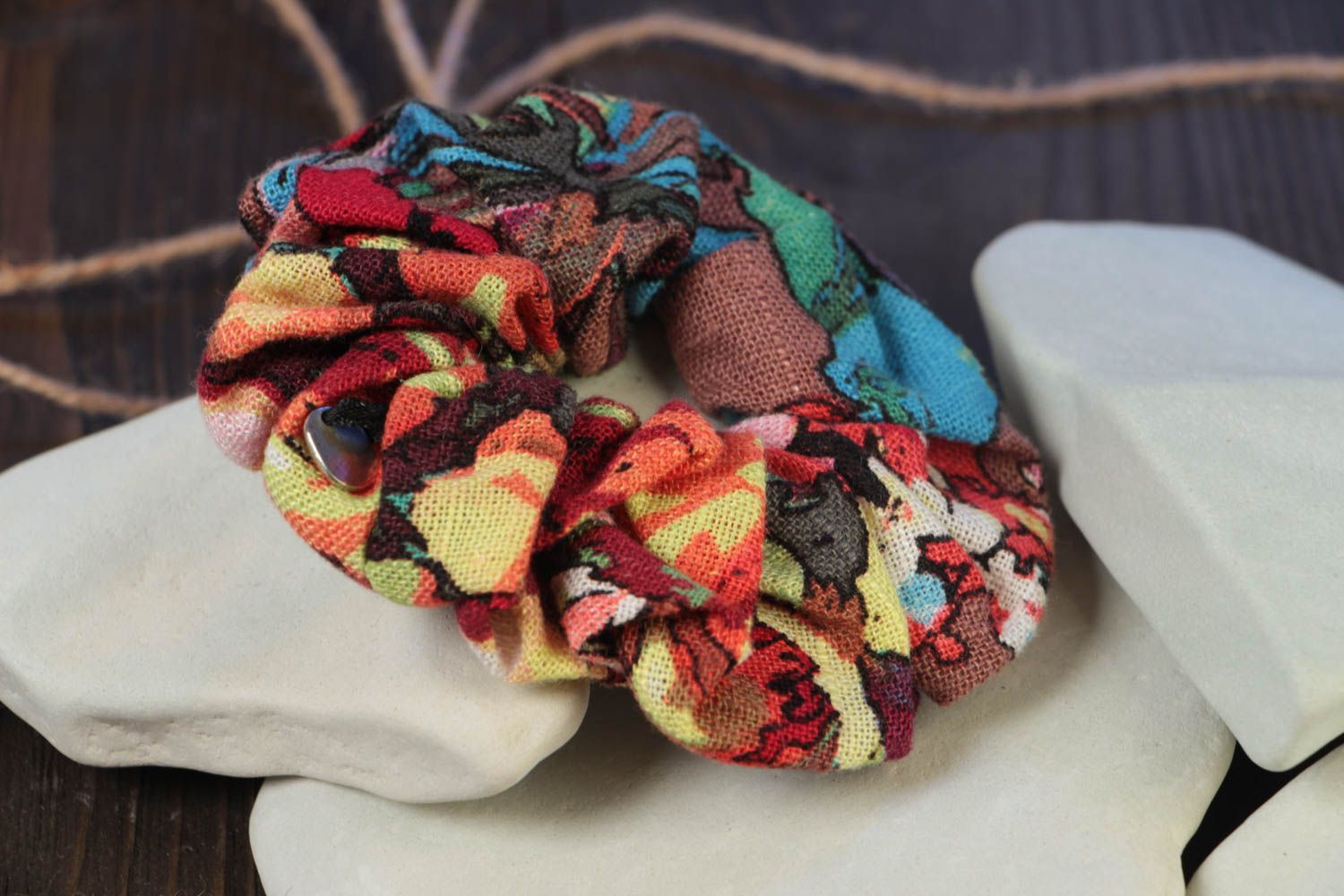 Schönes buntes Damen Stoff Haargummi handmade aus Leinen Sommer Accessoire foto 1