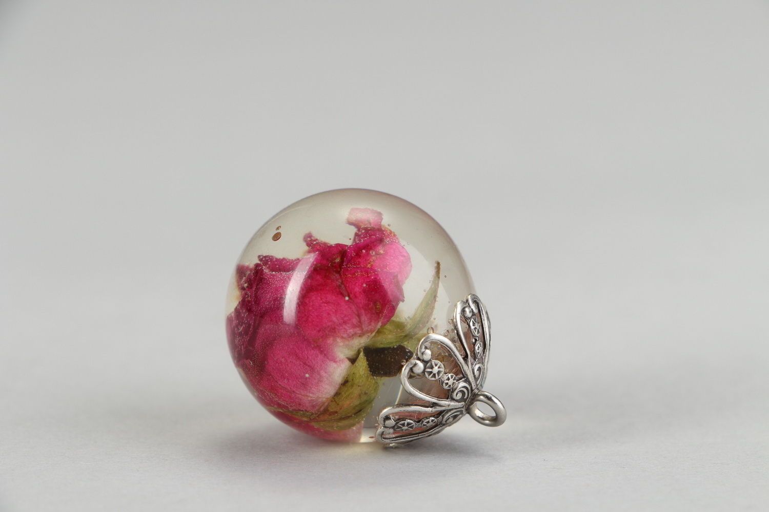 Pendant Rose in a ball photo 1