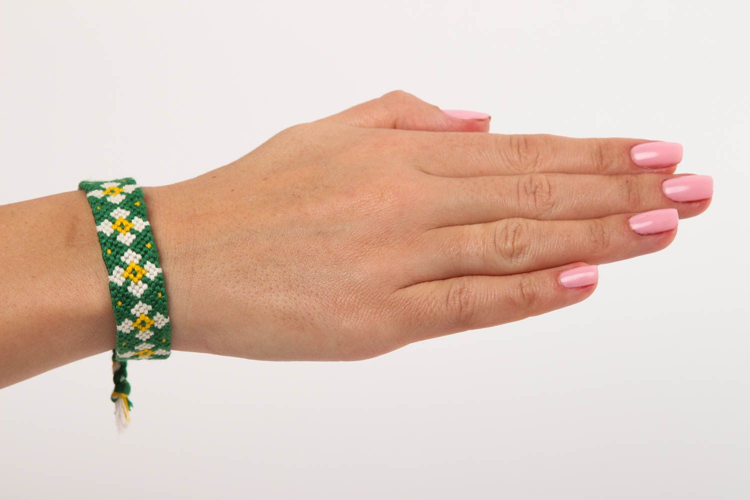 Bracelet vert à motif Bijou fait main tressé en fils moulinés Cadeau femme photo 5