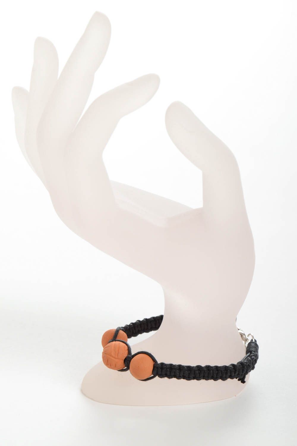 Необычный авторский браслет из вощеного шнура стильный с бусинами для девушек фото 3