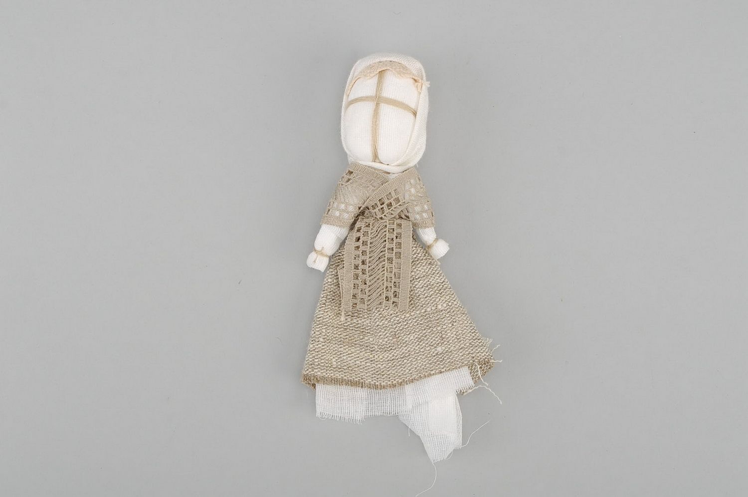 Bambola etnica di stoffa fatta a mano amuleto talismano giocattolo slavo  foto 3