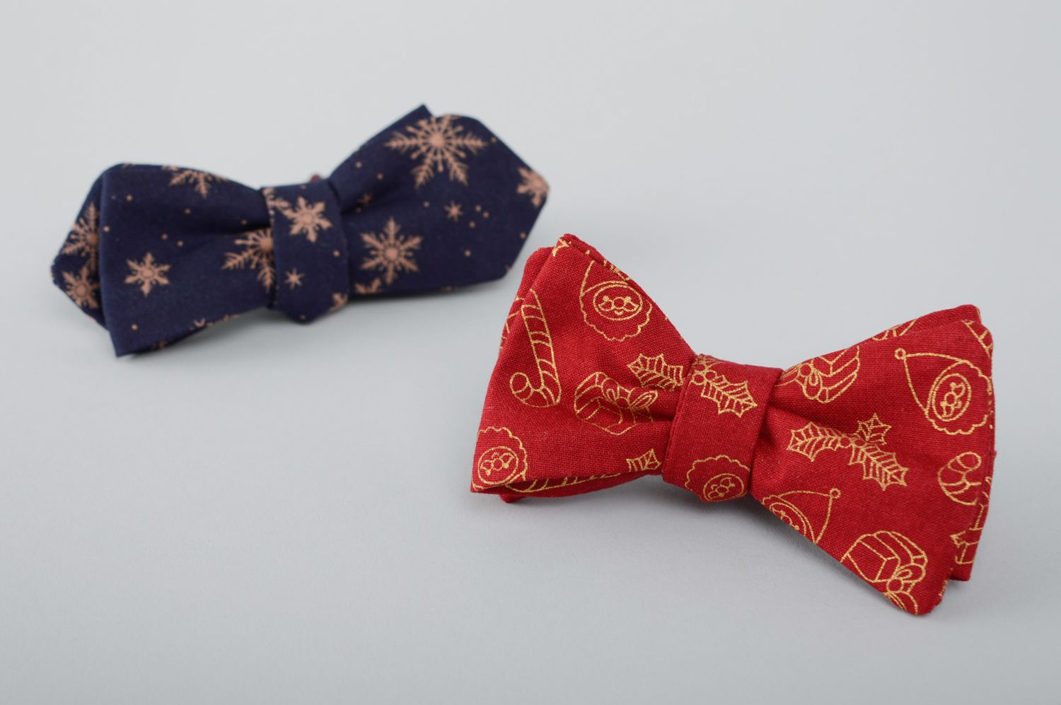 Красный галстук-бабочка из ткани с принтом самовяз фото 5