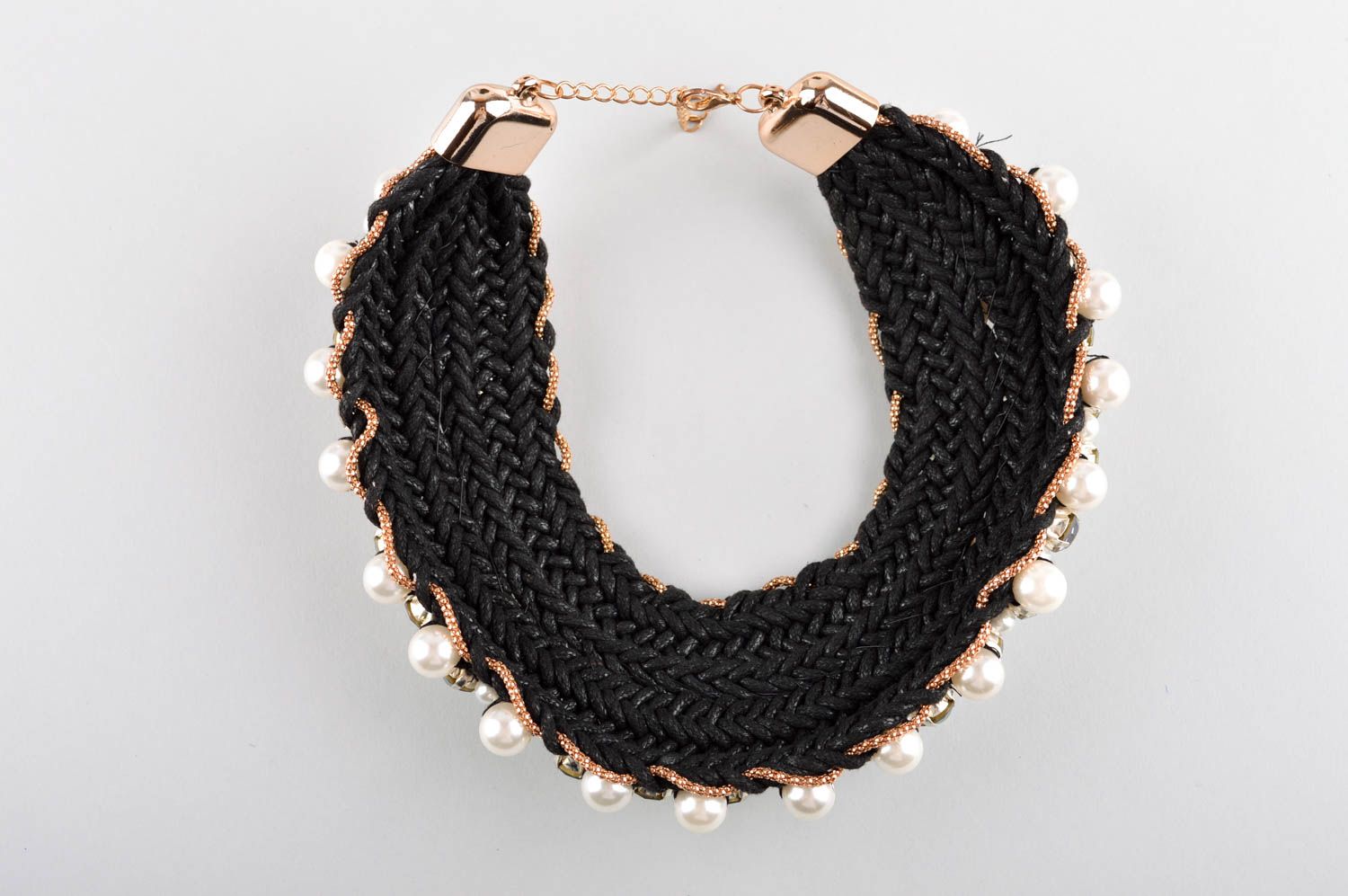Collar hecho a mano de cordones y perlas bisutería fina accesorio para mujer foto 4