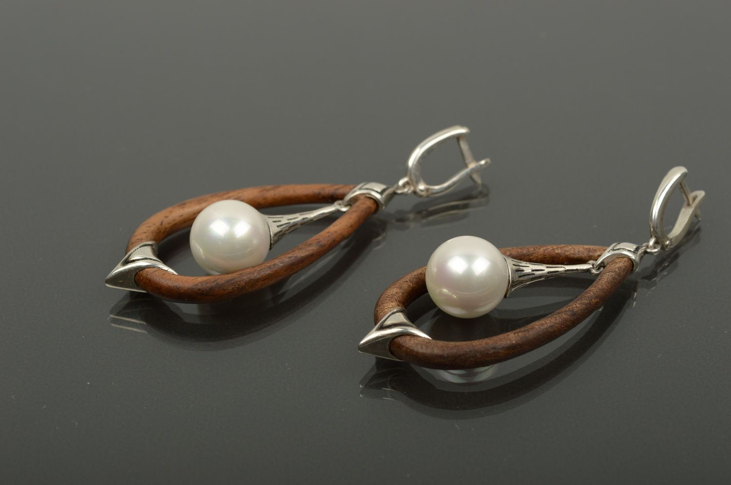 Handmade Modeschmuck Ohrringe mit Kunstperlen Holz Schmuck Accessoire für Frauen foto 4