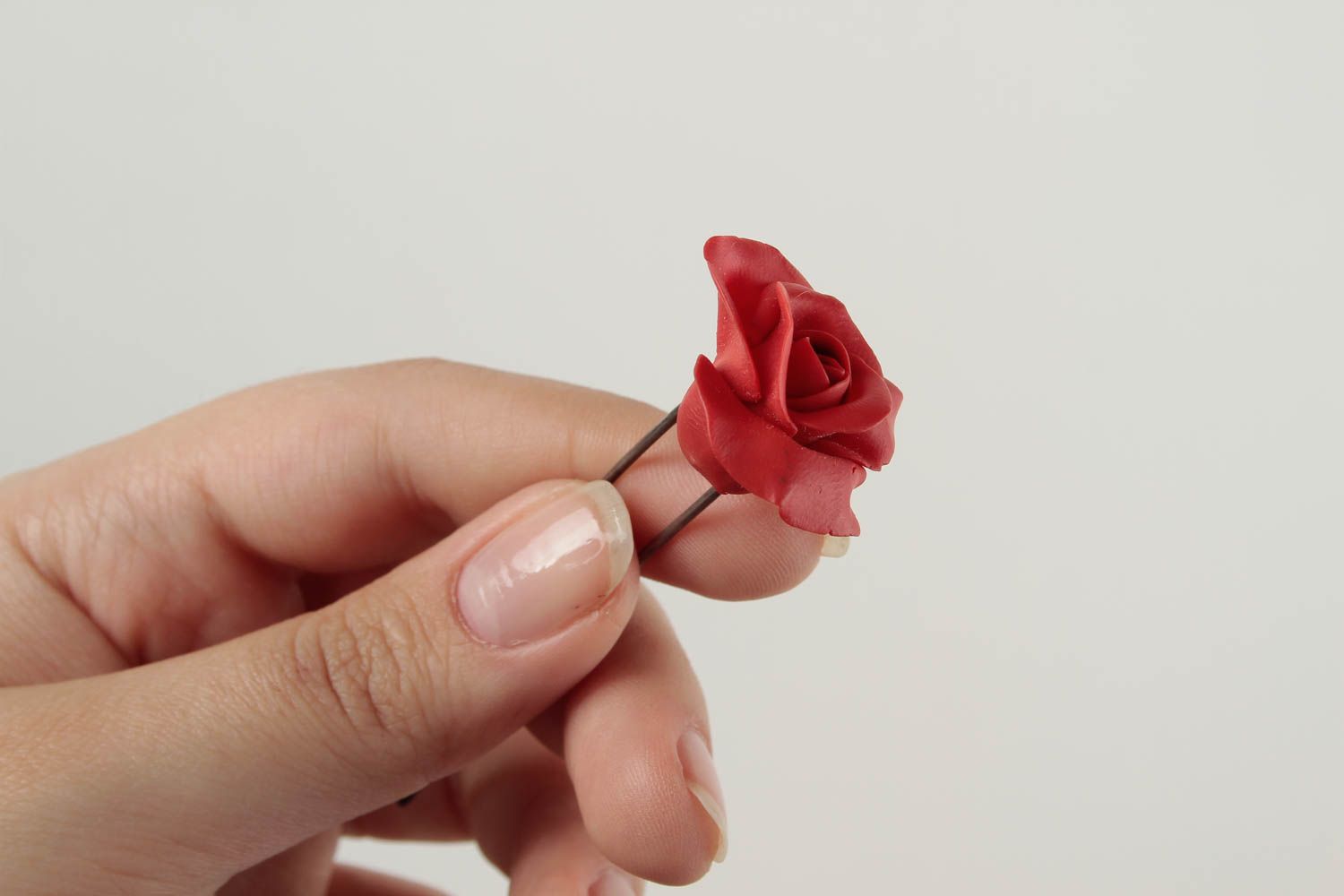 Épingle cheveux faite main Accessoire cheveux avec fleur rouge Cadeau femme photo 2