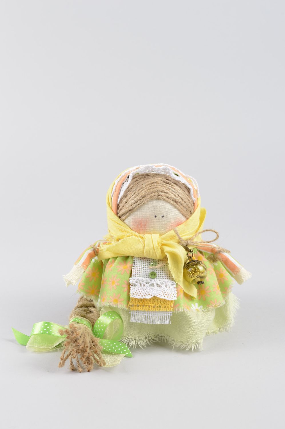 Кукла ручной работы обереговая кукла народная кукла оберег крупеничка с косой фото 1