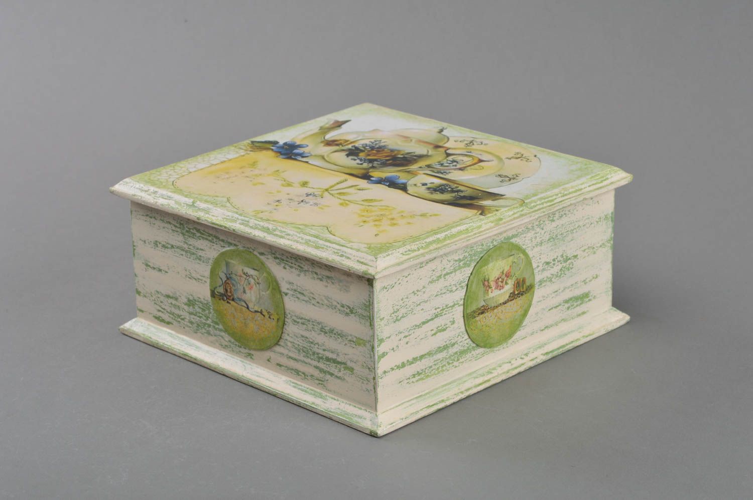 Caja de madera original hermosa para té hecha a mano en técnica de decoupage foto 1
