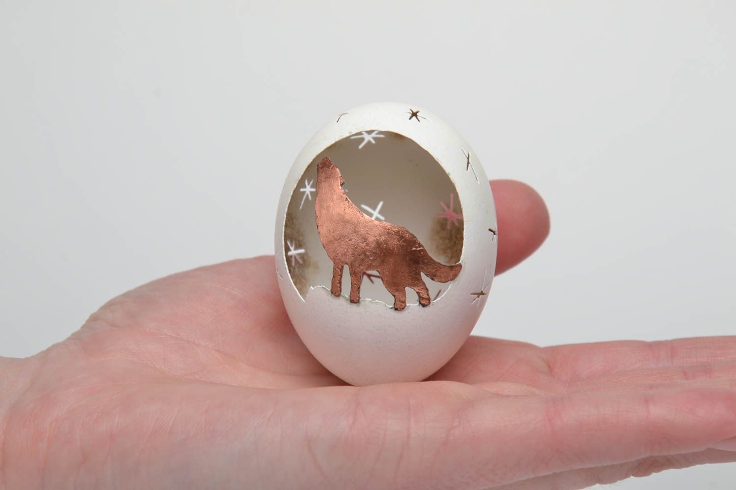 Гравированное яйцо в технике металлизации авторское фото 5