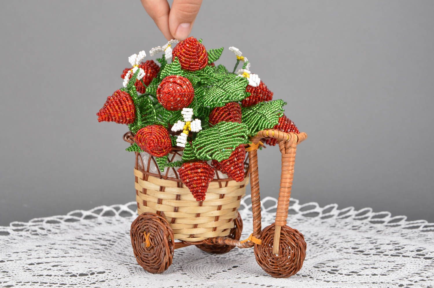 Servilleta tejida y florero decorativo de bicicleta hechos a mano adornos foto 3