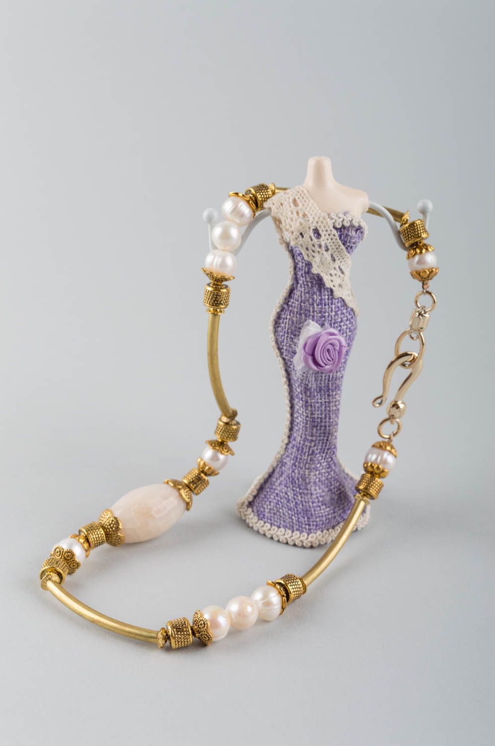 Ожерелье из жемчуга и агата на латунной основе красивое женское авторское фото 1