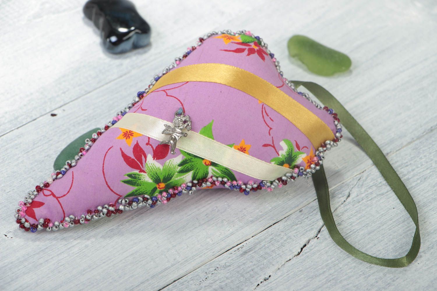 Декоративная текстильная подвеска для интерьера ручной работы Сердце розовая фото 1