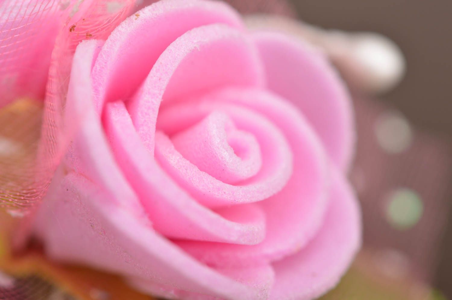 Розовая детская заколка из искусственных цветов и кружева для маленьких принцесс фото 4