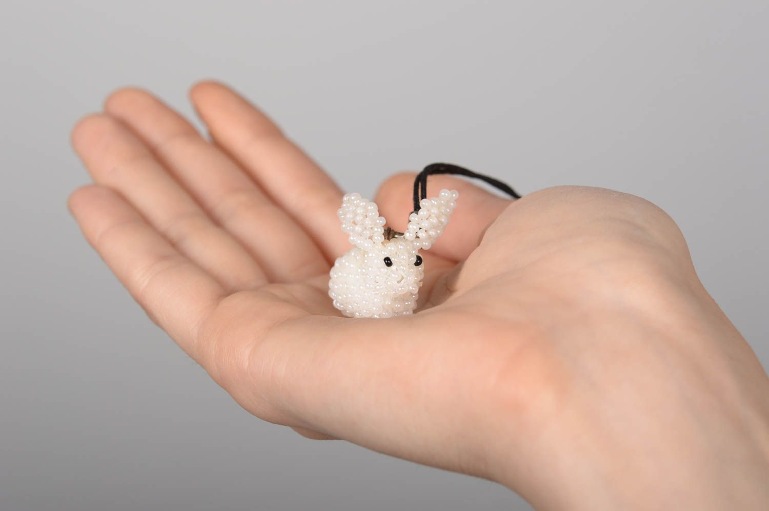 Llavero hecho a mano con forma de conejo accesorio para llaves regalo original foto 5