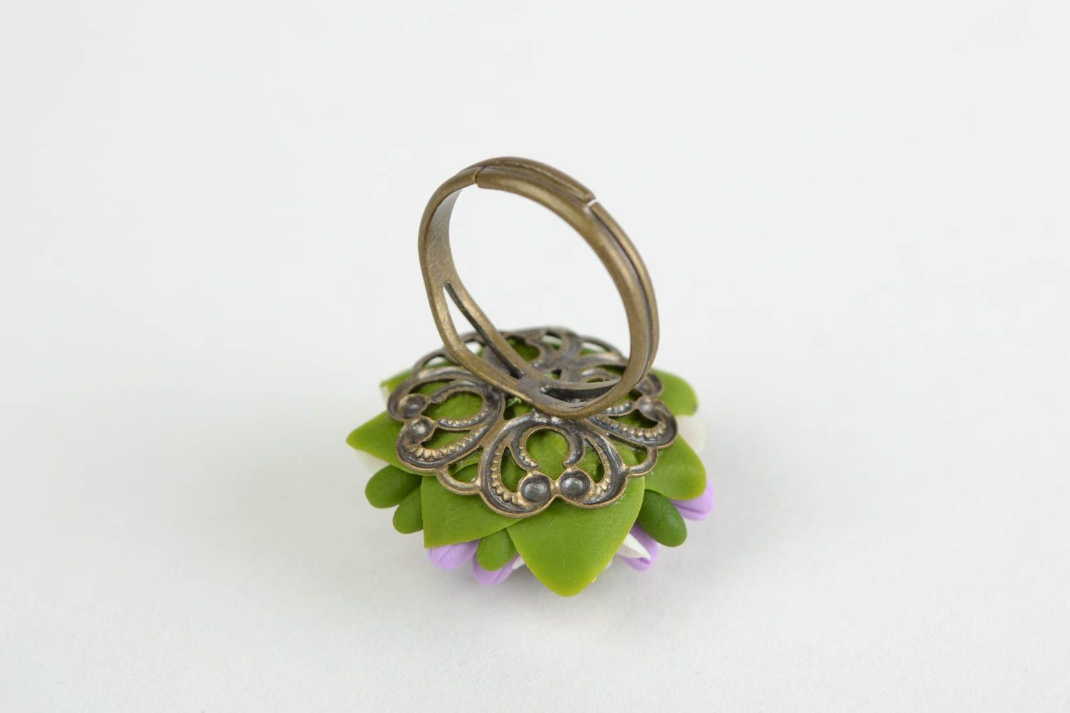 Handmade massiver Blumen Ring aus Porzellan in Lila handmodelliert schön foto 5