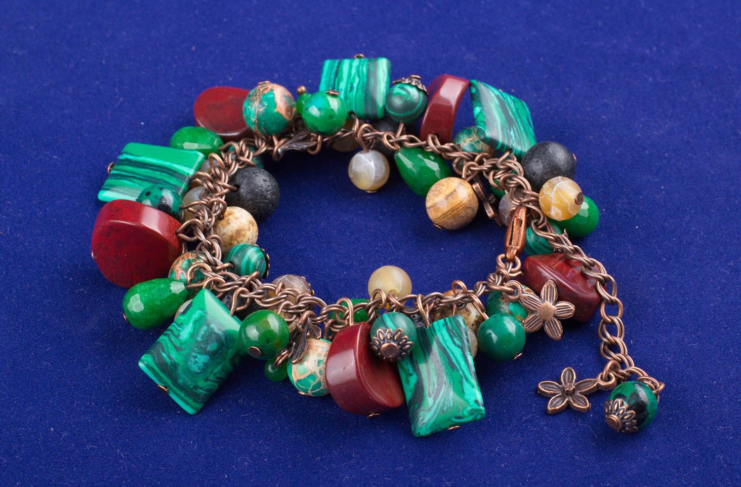 Bracelet fantaisie Accessoire fait main en pierres naturelles Cadeau pour femme photo 4