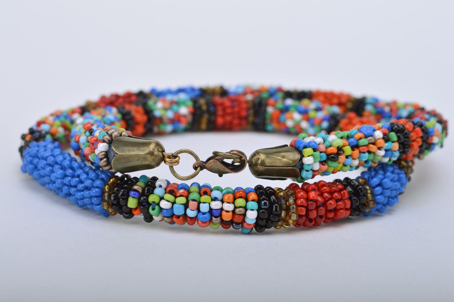 Collier spirale en perles de rocaille tressé multicolore style ethnique photo 5