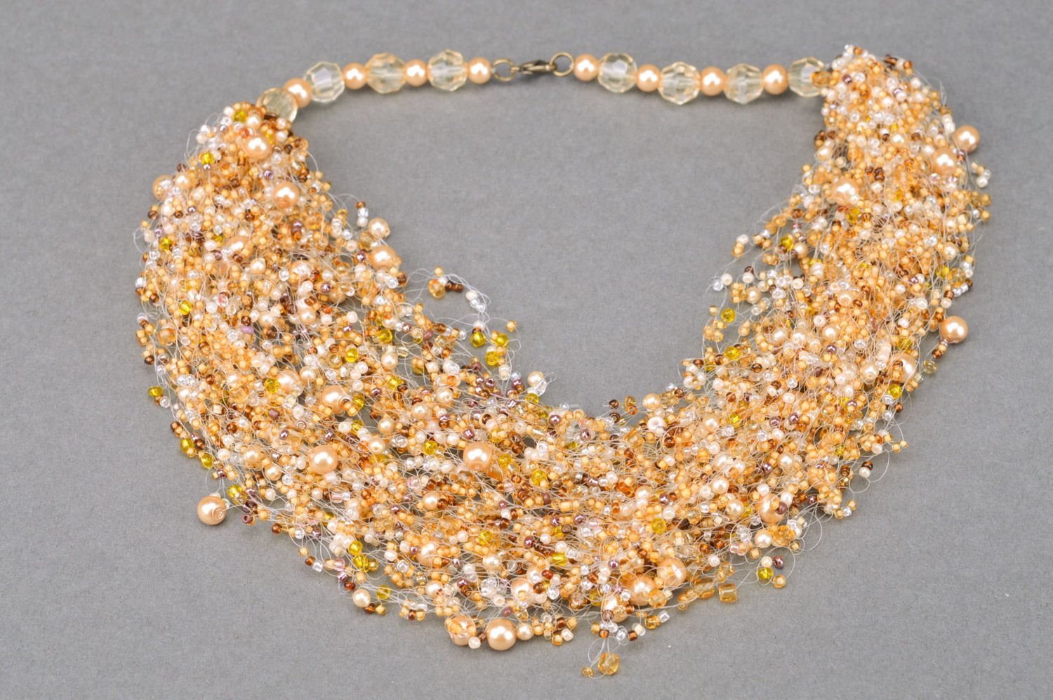 Joli collier en perles de rocaille beige massif fait main multicouche pour femme photo 2