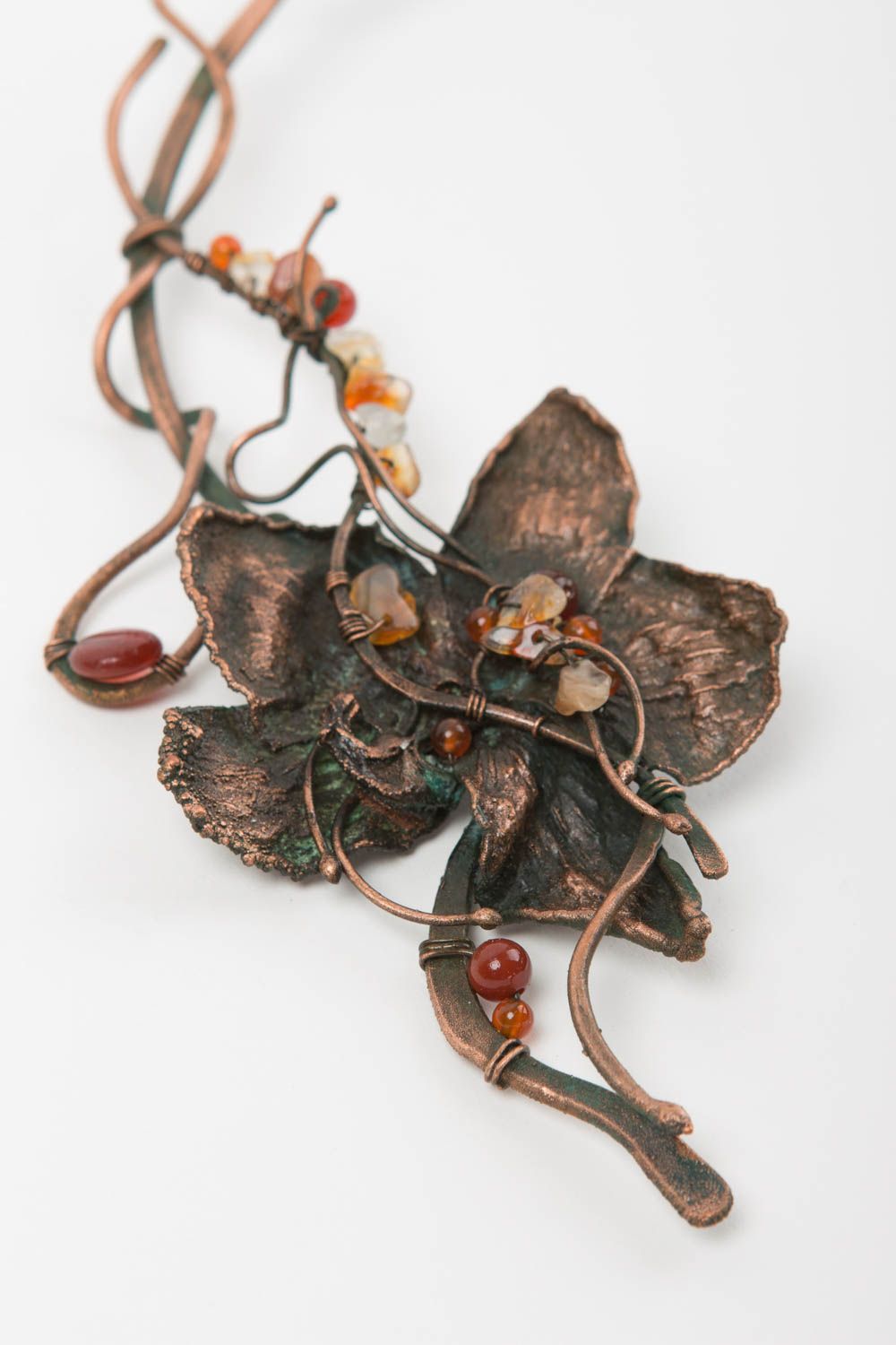 Колье из металл ручной работы украшение на шею металлическая бижутерия орхидея фото 3