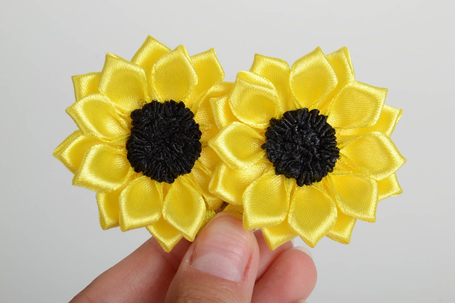 Set of 2 decorative hair clips with handmade yellow satin ribbon kanzashi flower photo 5