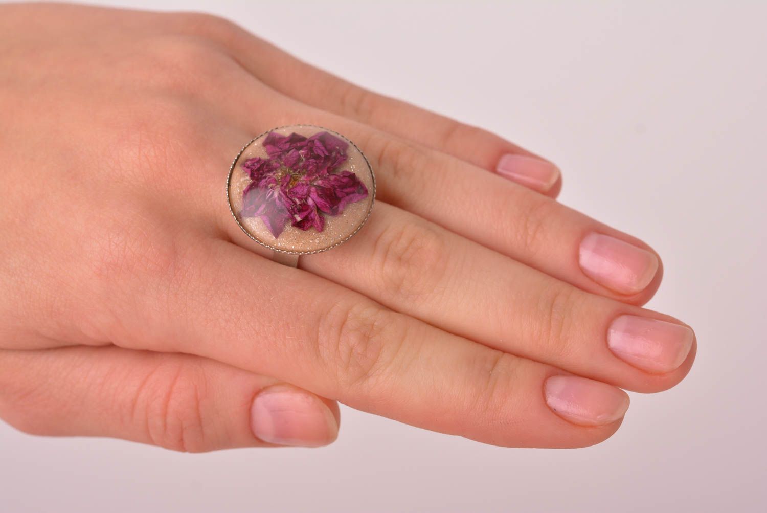 Handmade Blumen Ring im Epoxid Damen Modeschmuck Accessoire für Frauen zart foto 3